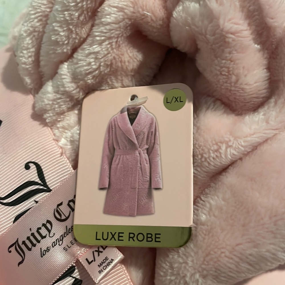 Juicy Couture Pink Plush Robe w/tag